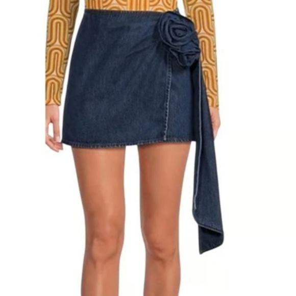 Gianni Bini Dark Blue Mini Skirt with Floral Accent (I) - Picture 1 of 8